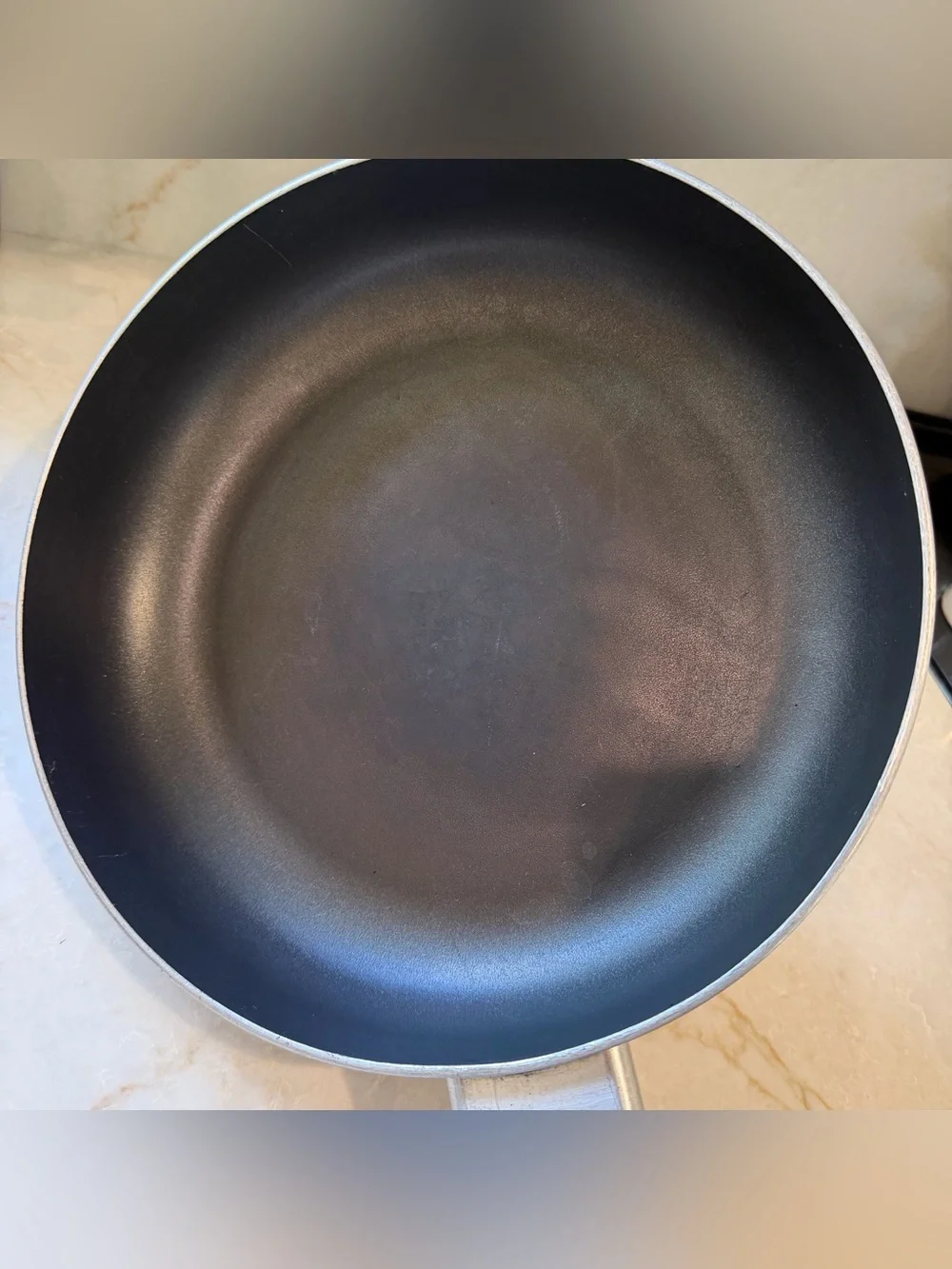 11” Kitchenware Black Frying Pan with Soft-Touch Handle